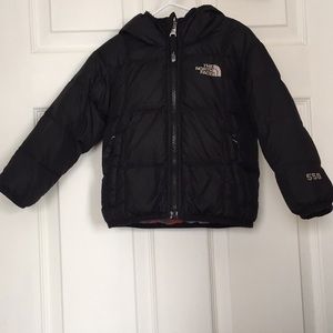 2T Boys The North Face 550 Down Jacket. Reversible
